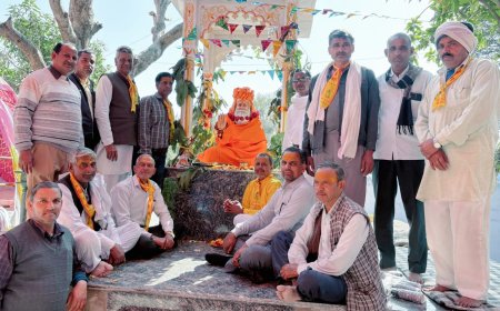 राजपुर बड़ा में संत ज्ञानेश्वरा नंदजी की मूर्ति स्थापना पर निकाली शोभायात्रा, भंडारे का किया आयोजन