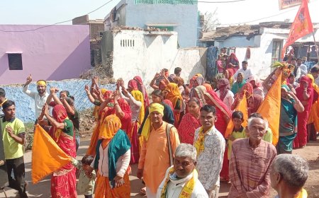 राजपुर बड़ा में विराट हिंदू सम्मेलन पर निकाली ध्वज यात्रा