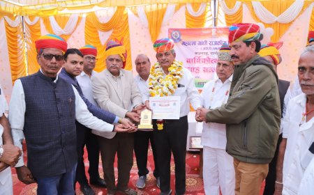 6 करोड़ की लागत से भामाशाह बनाएगें आलिशान स्कूल भामाशाह प्रेरक जोशी का किया बहुमान