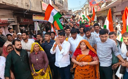 शहीदों के सम्मान में महुवा में निकाली शिव यात्रा