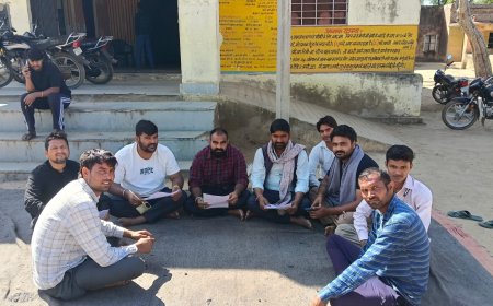 ग्राम पंचायत संमूची के अटल सेवा केंद्र पर मिटिंग कर ग्रामवासियों ने किया विरोध