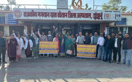 तानाशाही एवं बर्बरतापूर्ण रवैये पर कार्यवाही की मांग, जिलेभर के सेवारत चिकित्सकों ने काली पट्टी बांधकर जताया विरोध