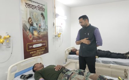 भरतपुर स्थापना दिवस :जिला कलक्टर सहित प्रशासनिक अधिकारियों ने किया रक्तदान