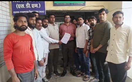 चार सूत्रीय माँगो को लेकर सैन समाज के लोगो ने एसडीएम को सौंपा ज्ञापन