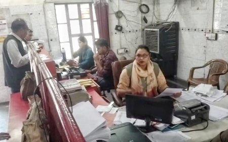 अधिवक्ताओं को बड़ी राहत: कचहरी उप डाकघर में लगा स्पीड पोस्ट का अतिरिक्त लगाया काउंटर