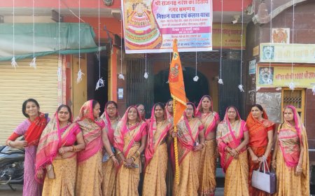 साँवरिया सेठ करनावर के लिए प्रस्थान हुई महिलाओ की निशान यात्रा