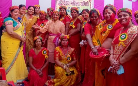 वैश्य महिला समिति के तत्वावधान मे मनाया फागोत्सव