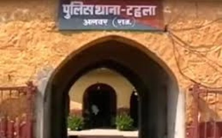 ट्रैक्टर ट्राली मे अवैध खनिज मार्बल खंडे परिवहन करते हुए ट्रैक्टर ट्राली सहित गिरफ्तार