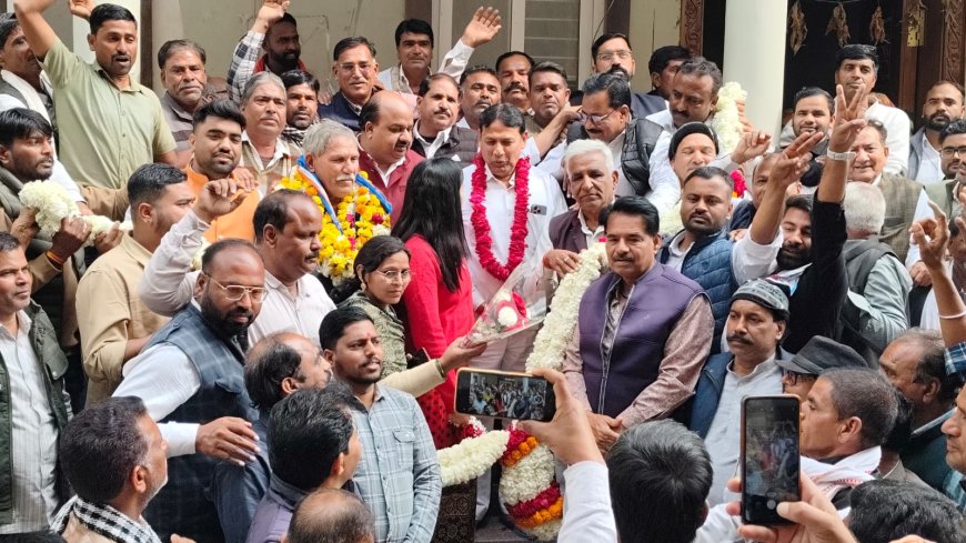 कांग्रेस के नवनियुक्त जिलाध्यक्ष हंसराज मीणा उदपुरिया सैकडों कांग्रेसजनों के साथ पहुंचे भाया का आभार जताने
