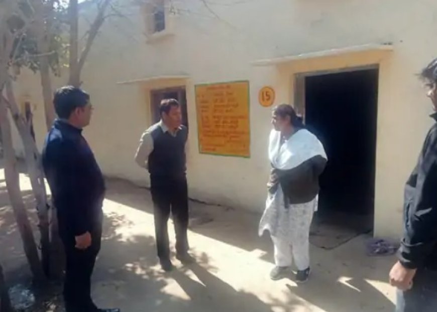 संभागीय आयुक्त ने सरकारी संस्थानों का किया निरीक्षण: स्कूल, स्वास्थ्य केंद्र की व्यवस्थाएं जांची; दिए आवश्यक निर्देश