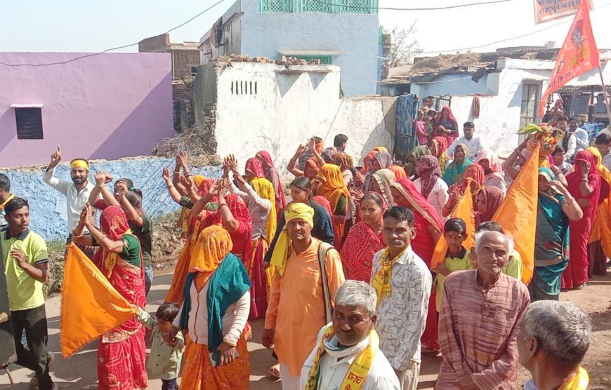 राजपुर बड़ा में विराट हिंदू सम्मेलन पर निकाली ध्वज यात्रा