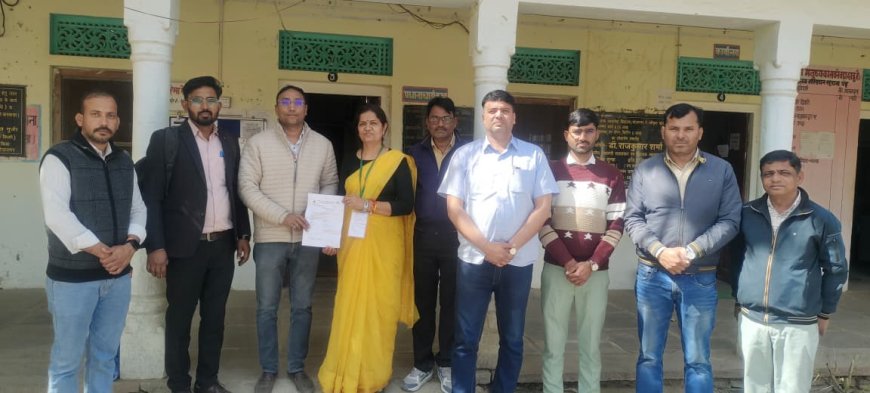 स्वर्गीय पिता की चौथी पुण्यतिथि पर व्याख्याता ने विद्यालय विकास के लिए दिया सहयोग