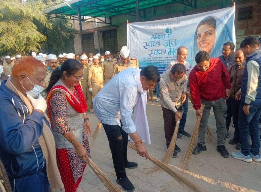 प्रोजेक्ट अमृत के अंतर्गत निरंकारी सेवादारों द्वारा की गई सफाई