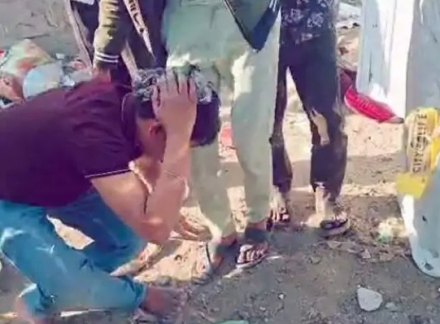 असंतुलित होकर नदी में जा गिरा इलेक्ट्रिक टेम्पो, ड्राइवर घायल