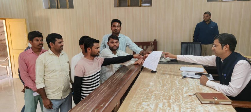 अस्पताल में उपचार कराने गए पत्रकार से चिकित्साकर्मियों ने की मारपीट; उपखण्ड अधिकारी को दिया ज्ञापन