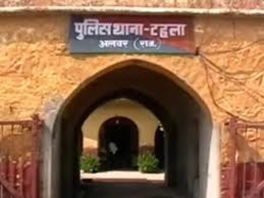 ट्रैक्टर ट्राली मे अवैध खनिज मार्बल खंडे परिवहन करते हुए ट्रैक्टर ट्राली सहित गिरफ्तार