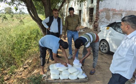 विभिन्न दुकानो डेयरी से घई, पनीर दूध के नमूने लेने के साथ जप्त किया