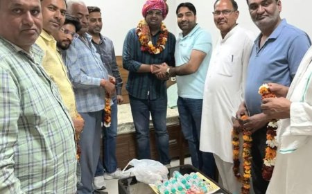 खैरथल में कांग्रेस व्यापार प्रकोष्ठ जिलाध्यक्ष नियुक्तः यश अग्रवाल का स्थानीय पार्षदों ने किया स्वागत