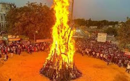 होलिका दहन 2 मार्च को... ज्योतिषाचार्यों ने बताई सही तिथि, जानें शुभ मुहूर्त और भद्रा काल