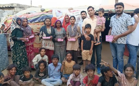 लोक सेवा ज्ञान मंदिर ट्रस्ट ने झुग्गी-झोपड़ियों में किया होली स्नेह मिलन