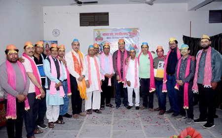 व्यापार संघ रंजीत नगर के तत्वाधान मे हुआ भव्य 'होली मिलन समारोह' का आयोजन