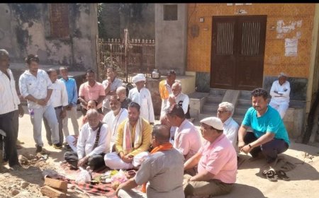 नींव पूजनः गुरलां में 1100 साल पुराने लक्ष्मीनाथ मंदिर के नवनिर्माण की नींव रखी