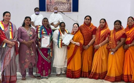 ‘गृहलक्ष्मी स्वाभिमान अभियान’ से गूंजा राजनगर: मुनिश्री ने कहा—मूल्यों के साथ हो नारी प्रगति