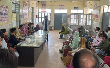 कठूमर सीएचसी पर अंतर्राष्ट्रीय महिला दिवस के उपलक्ष्य में महिलाओं का किया सम्मान