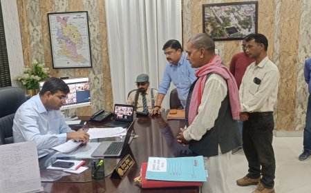 डीएम  ने सुनीं जनता की समस्याएं; बोले- 'गैस और ईंधन की कोई कमी नहीं, कालाबाजारी करने वालों पर होगी जेल'