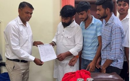 अनाज मंडी प्रवेश नियम पर किसानों का विरोध खैरथल-तिजारा अनाज मंडी में आधार कार्ड व्यवस्था को लेकर सौंपा ज्ञापन