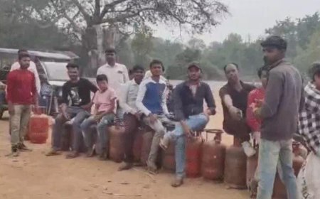 जिले में गैस सिलेंडरों की पर्याप्त उपलब्धता, आमजन अफवाहों पर ध्यान न दें — जिला कलेक्टर