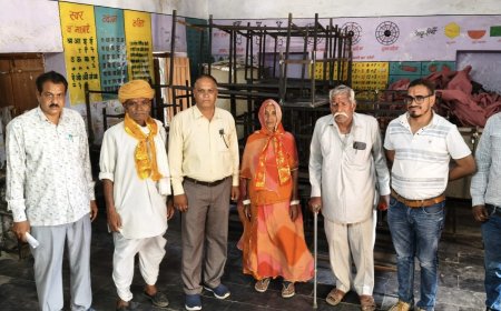 ढोसर स्कूल को भामाशाह ने फर्नीचर व कम्प्यूटर भेंट किए