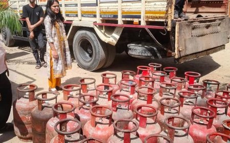 उपखंड अधिकारी मनीषा रेशम ने हडिया गैस एजेंसी ग्रामीण का किया औचक निरीक्षण, दिए आवश्यक दिशा निर्देश