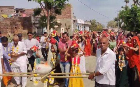 दूदनी गांव मै भाटी परिवार नें गंगाजल भरकर निकाली कलश यात्रा दुदनी गांव मै कलश यात्रा में शामिल श्रद्धालु