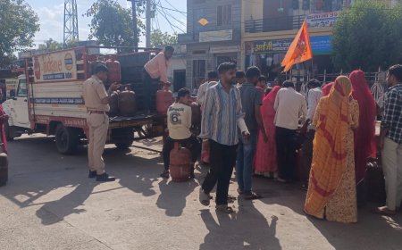 चाणौद गांव में तखतगढ गैस सर्विस द्वारा घरेलू गैस की सप्लाई दी गई