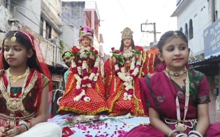 राजगढ़ कस्बे मे बैंड बाजे के साथ ईशर गणगौर की सवारी निकाली