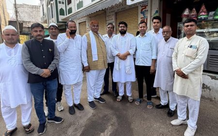 रामगढ़ में ईद-उल-फितर का त्यौहार हर्षोल्लास से मनाते हुए हजारों लोगों ने एक साथ नमाज अदा कर अमन चैन की दुआ मांगी