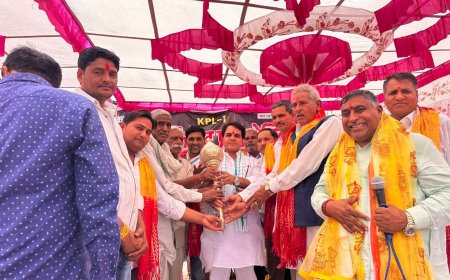 विधायक राजेंद्र मीणा ने कंचनपुरा प्रीमियर लीग डे क्रिकेट प्रतियोगिता का किया उद्घाटन