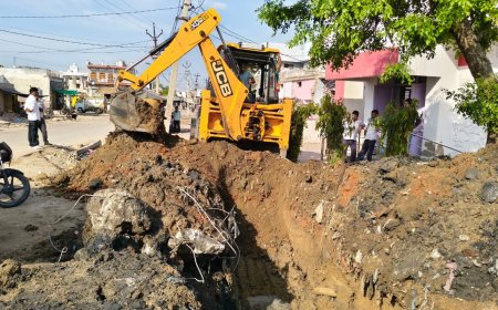 लक्ष्मणगढ़ में पिछले दिनों अतिक्रमण के नाम से दुकानो व मकानो के ध्वस्त  के बाद नाला निर्माण शुरू