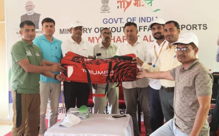 श्री कृष्णा शिक्षा एवं ग्रामीण विकास समिति को खेलकूदों में उत्कृष्ट कार्य करने पर किया सम्मानित, माय भारत अलवर द्वारा खेल किट का वितरण