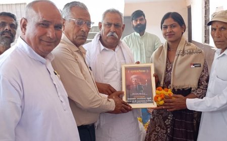 खैरथल जिला सैनी महासभा की बैठक आयोजित; हैड कांस्टेबल पुष्पा सैनी का किया सम्मान