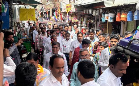 महावीर जयंती के उपलक्ष में दिगंबर जैन समाज ने निकाली शोभायात्रा