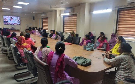 मुख्यमंत्री ने जिले की 1900 आंगनबाड़ी कार्यकताओं एवं सहायिकाओं को दो यूनिफॉर्म के लिए 1-1 हजार रुपये की राशि की डीबीटी