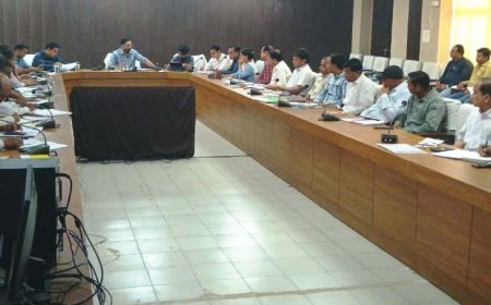 जिला कलक्टर की अध्यक्षता में समीक्षा बैठक आयोजित, फ्लैगशिप योजनाओं में पात्र व्यक्ति नहीं हो वंचित