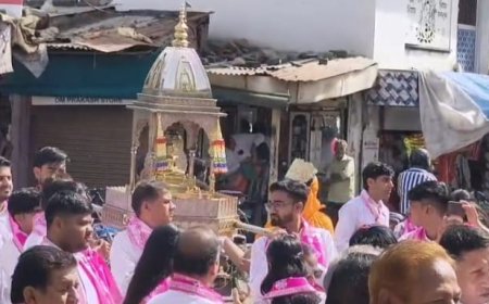 महावीर स्वामी का जन्म कल्याण महोत्सव हर्षोल्लास से मनाया