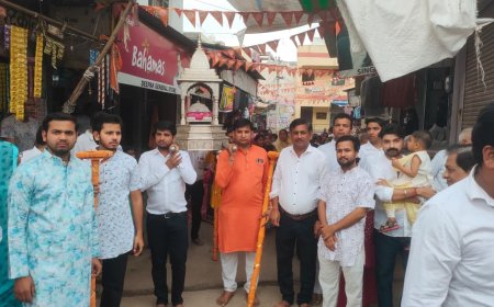 कठूमर में भगवान महावीर के जन्म कल्याणक पर निकली भव्य शोभायात्रा, जैन मंदिरो मे हुआ श्री जी का अभिषेक