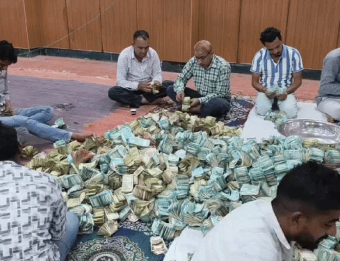 एक साल में 62.4 प्रतिशत बढ़ा सांवलियाजी मंदिर का चढ़ावा:डेढ़ महीने में 46.58 करोड़ रुपयों की प्राप्ति, 8.70 करोड़ का सोना-चांदी भी चढ़ा