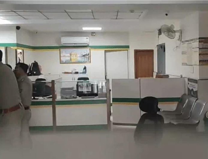 गाजियाबाद: छुट्टी के विवाद में बैंक गार्ड ने मैनेजर को सीने में मारी गोली, मौत