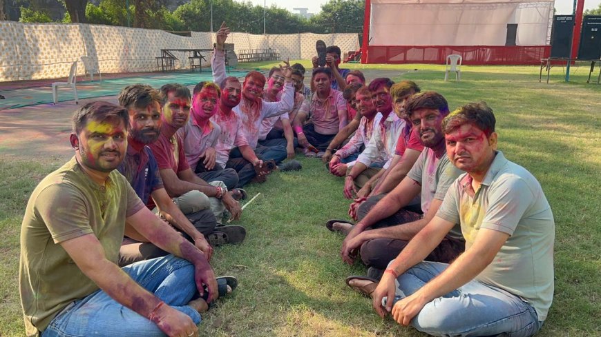 सुरत में मारवाड़ी गैर नृत्य की धूम, युवाओं व महिलाओं ने मनाई रंगोत्सव होली