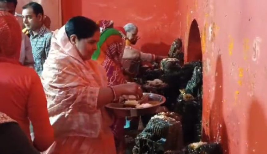 तड़के से ही शीतला माता के मंदिरो मे पूजा अर्चना सिलसिला शुरू दोपहर तक भीड, पूजन कर कुशल मंगलमय रखने की कामना की